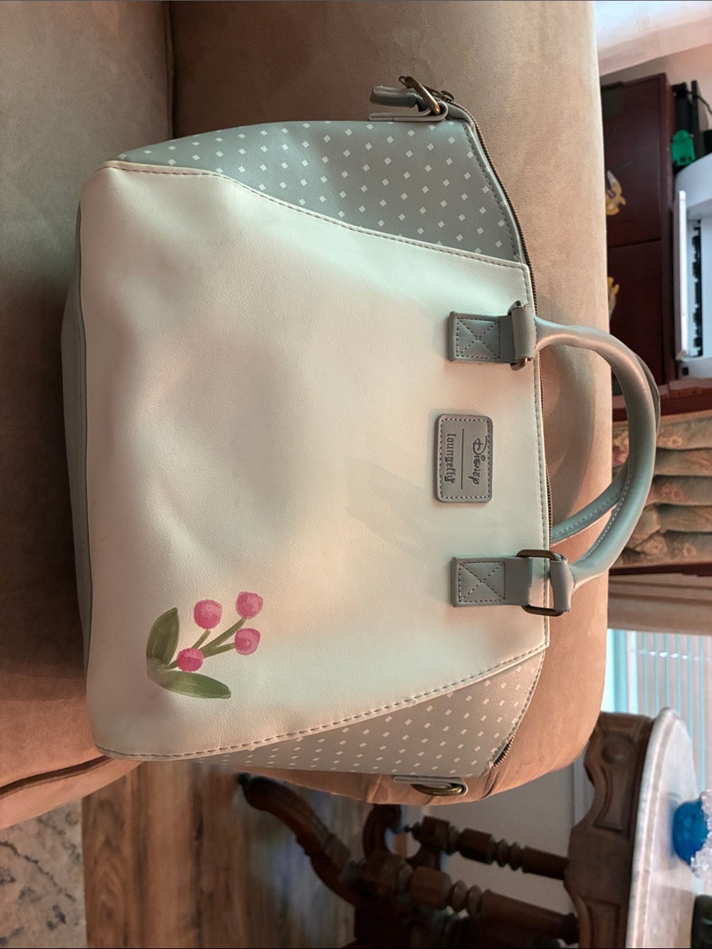Loungefly Disney purse. Lady and the tramp scene. Like new condition - Picture 2 of 7